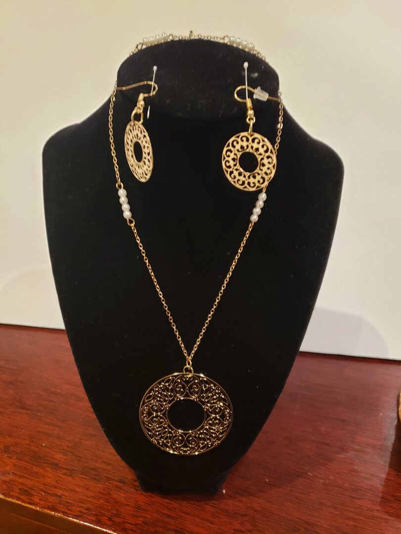 Necklace & Earrings Set 